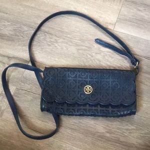 Tory Burch Macy scallop leather cross body clutch